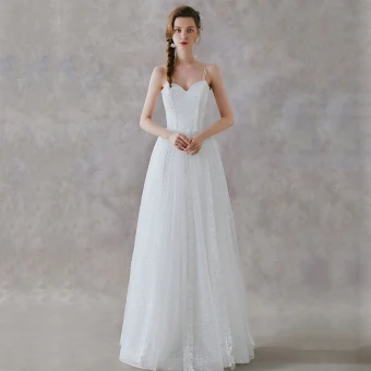 Abordable Blanche Jardin Extérieur Robe De Mariée 2021 Princesse Bretelles Spaghetti Sans Manches Dos Nu Appliques En Dentelle Tachetée Tulle Longue Volants