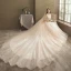 Scintillantes Champagne La Mariée Robe De Mariée 2021 Robe Boule Bustier Sans Manches Dos Nu Appliques En Dentelle Perlage Paillettes Cathedral Train Volants