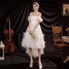 Niedrogie Kość Słoniowa Ogród / Outdoor Suknie Ślubne 2021 Princessa Przy Ramieniu Kótkie Rękawy Bez Pleców Kokarda Asymetryczny Wzburzyć
