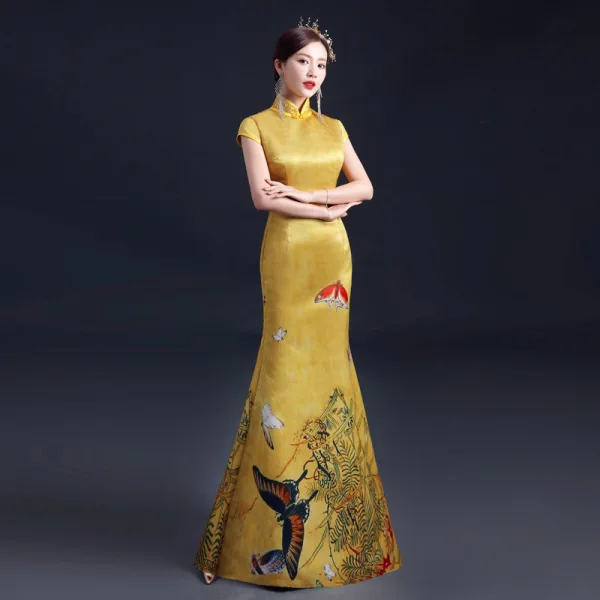 Chinese style Yellow Cheongsam / Qipao 2021 Trumpet / Mermaid High Neck Short Sleeve Butterfly Printing Watteau Train Formal Dresses