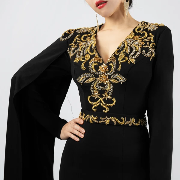 Luxe Noire Robe De Soirée 2021 Trompette / Sirène V-Cou Manches Longues Appliques En Dentelle Perlage Fendue devant Train De Balayage Robe De Ceremonie