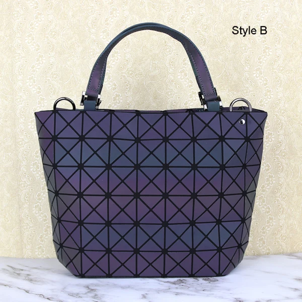 Sac à Dos Géométrique Holographique SCOFY Pour Femme - 28x14x40cm, Réfléchissant, Cuir Synthétique Imperméable - Voyage, Quotidien