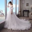 Schlicht Weiß Brautkleider / Hochzeitskleider 2018 A Linie Durchsichtige Rundhalsausschnitt Glockenhülsen Applikationen Spitze Kapelle-Schleppe Rüschen