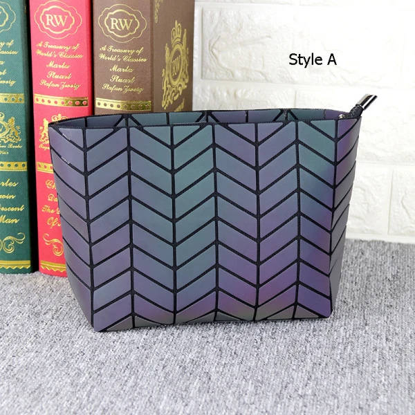 Amazing / Unique Multi-Colors Luminous Geometric Messenger Bag 2021 PU Holographic Reflective Women's Bags