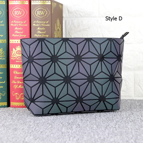 Amazing / Unique Multi-Colors Luminous Geometric Messenger Bag 2021 PU Holographic Reflective Women's Bags