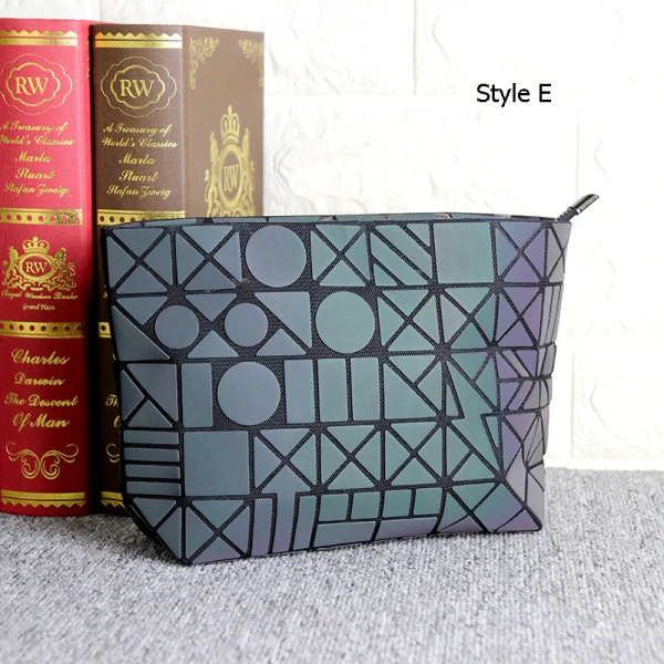 Amazing / Unique Multi-Colors Luminous Geometric Messenger Bag 2021 PU Holographic Reflective Women's Bags