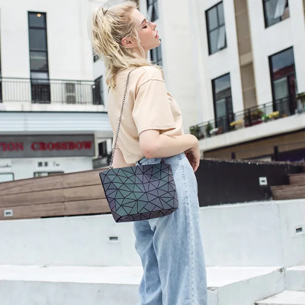 Fashion Multi-Colors Luminous Geometric Square Shoulder Bags Messenger Bag 2021 PU Reflective Holographic Street Wear Women's Bags