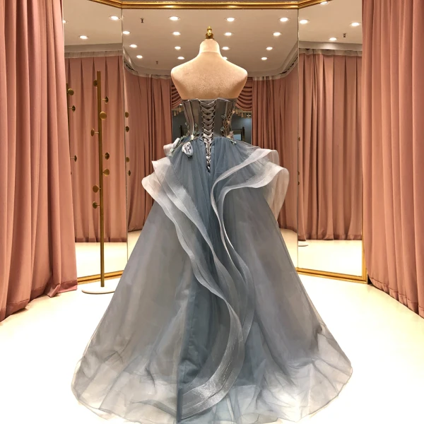 High End Grau Tanzen Ballkleider 2021 Ballkleid Bandeau Ärmellos Applikationen Spitze Perlenstickerei Sweep / Pinsel Zug Rüschen Rückenfreies Festliche Kleider