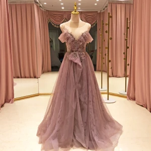 Haut De Gamme Rougissant Rose Transparentes Robe De Bal 2021 Princesse Encolure Carrée Manches Courtes Perlage Train De Balayage Volants Robe De Ceremonie