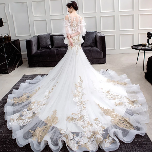 Schöne Ivory / Creme Durchsichtige Brautkleider / Hochzeitskleider 2018 Meerjungfrau Rundhalsausschnitt Geschwollenes 3/4 Ärmel Applikationen Spitze Kapelle-Schleppe Rüschen