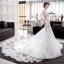 Schöne Ivory / Creme Durchsichtige Brautkleider / Hochzeitskleider 2018 Meerjungfrau Rundhalsausschnitt Geschwollenes 3/4 Ärmel Applikationen Spitze Kapelle-Schleppe Rüschen