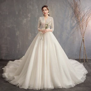 Kinesisk Stil Elfenben Bröllopsklänningar 2019 Prinsessa V Hals 3 4 Ärm Handgjort Beading Glittriga Glitter Tyll Cathedral Train Ruffle