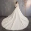 Style Chinois Ivoire Robe De Mariée 2019 Princesse V-Cou 3/4 Manches Fait main Perlage Glitter Tulle Cathedral Train Volants