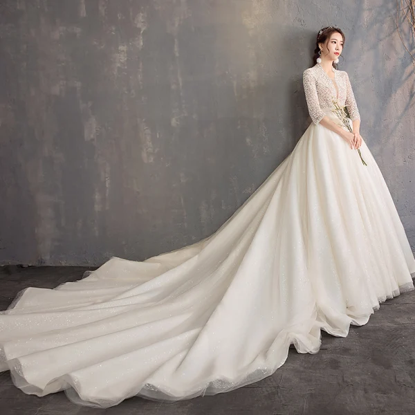 Style Chinois Ivoire Robe De Mariée 2019 Princesse V-Cou 3/4 Manches Fait main Perlage Glitter Tulle Cathedral Train Volants