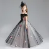 Modern / Fashion Black Flower Girl Dresses 2017 Ball Gown Off-The-Shoulder Short Sleeve Appliques Butterfly Lace Pearl Rhinestone Floor-Length / Long Ruffle Wedding Party Dresses