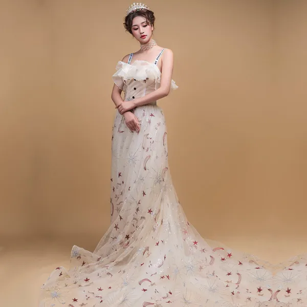 Piękne Szampan Sukienki Wieczorowe 2019 Princessa Plecy Bez Rękawów Gwiazda Aplikacje Cekiny Trenem Sąd Wzburzyć Bez Pleców Sukienki Wizytowe