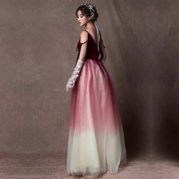 Elegant Burgundy Gradient-Color Champagne Prom Dresses 2019 A-Line / Princess Sleeveless Spaghetti Straps Sash Floor-Length / Long Ruffle Backless Formal Dresses