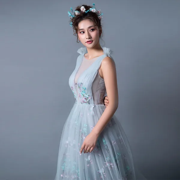 Sexy Gris Robe De Soirée 2019 Princesse Transparentes Encolure Dégagée Sans Manches Papillon Appliques En Dentelle Tribunal Train Volants Dos Nu Robe De Ceremonie