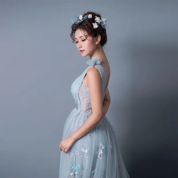 Sexy Gris Robe De Soirée 2019 Princesse Transparentes Encolure Dégagée Sans Manches Papillon Appliques En Dentelle Tribunal Train Volants Dos Nu Robe De Ceremonie