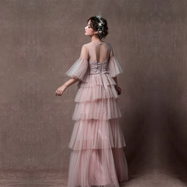 Moderne / Mode Perle Rose Transparentes Robe De Soirée 2019 Princesse Encolure Dégagée Manches de cloche Appliques En Dentelle Perlage Longue Volants en Cascade Dos Nu Robe De Ceremonie