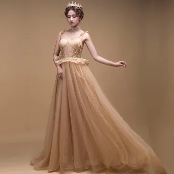 Charmant Doré Robe De Bal 2019 Princesse Sans Manches Bretelles Spaghetti Appliques En Dentelle Tribunal Train Volants Dos Nu Robe De Ceremonie