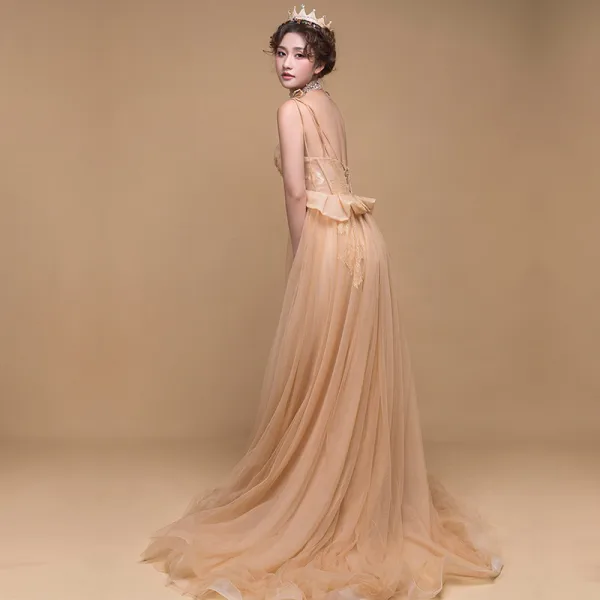 Charming Gold Prom Dresses 2019 A-Line / Princess Sleeveless Spaghetti Straps Appliques Lace Court Train Ruffle Backless Formal Dresses