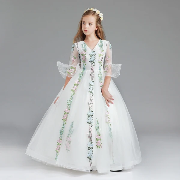 Classic White Flower Girl Dresses 2017 Ball Gown V-Neck 3/4 Sleeve Embroidered Floor-Length / Long Ruffle Wedding Party Dresses