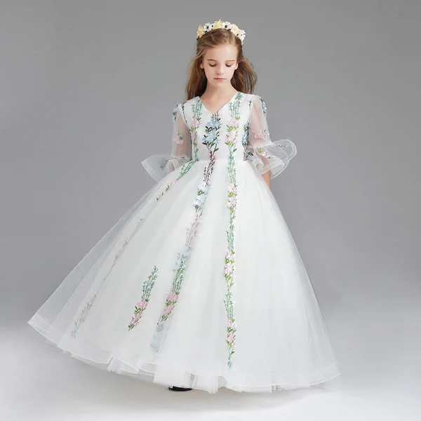 Classic White Flower Girl Dresses 2017 Ball Gown V-Neck 3/4 Sleeve Embroidered Floor-Length / Long Ruffle Wedding Party Dresses