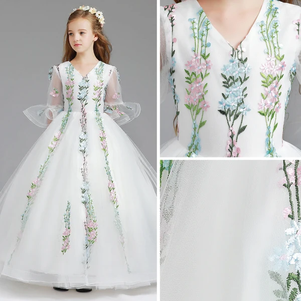 Classic White Flower Girl Dresses 2017 Ball Gown V-Neck 3/4 Sleeve Embroidered Floor-Length / Long Ruffle Wedding Party Dresses