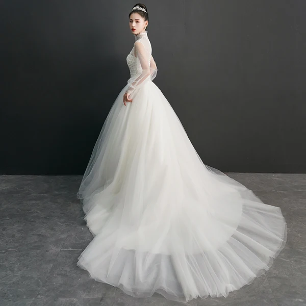 Vintage / Originale Ivoire Transparentes Robe De Mariée 2019 Robe Boule Col Haut Gonflée 3/4 Manches Appliques En Dentelle Perlage Perle Chapel Train Volants