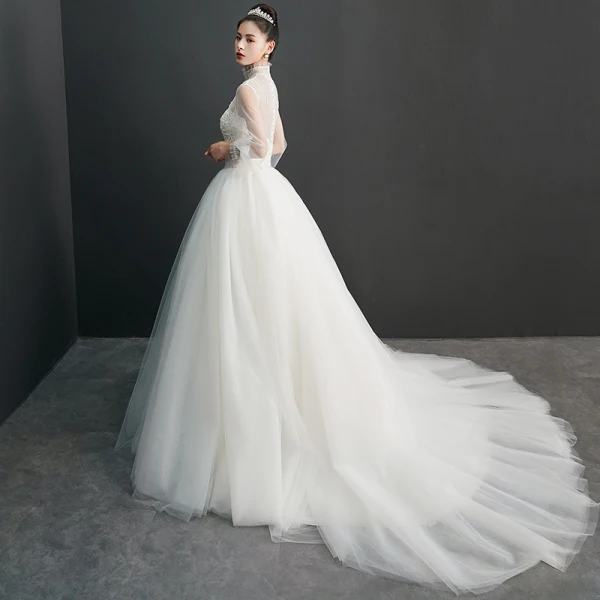 Vintage / Originale Ivoire Transparentes Robe De Mariée 2019 Robe Boule Col Haut Gonflée 3/4 Manches Appliques En Dentelle Perlage Perle Chapel Train Volants