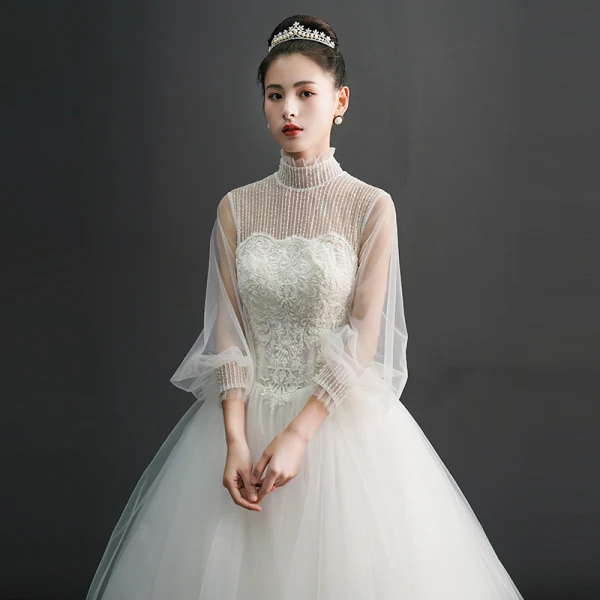 Vintage / Originale Ivoire Transparentes Robe De Mariée 2019 Robe Boule Col Haut Gonflée 3/4 Manches Appliques En Dentelle Perlage Perle Chapel Train Volants