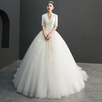 Unique Ivoire Robe De Mariée 2019 Robe Boule V Cou 1 2 Manches Appliques En Dentelle Cathedral Train Volants