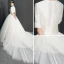 Unika Elfenben Bröllopsklänningar 2019 Balklänning V-Hals 1/2 ärm Appliqués Spets Cathedral Train Ruffle