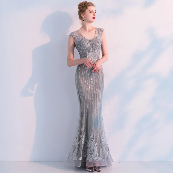 Luxe Gris Transparentes Robe De Soirée 2019 Trompette / Sirène V-Cou Sans Manches Perlage Appliques En Dentelle Train De Balayage Volants Robe De Ceremonie