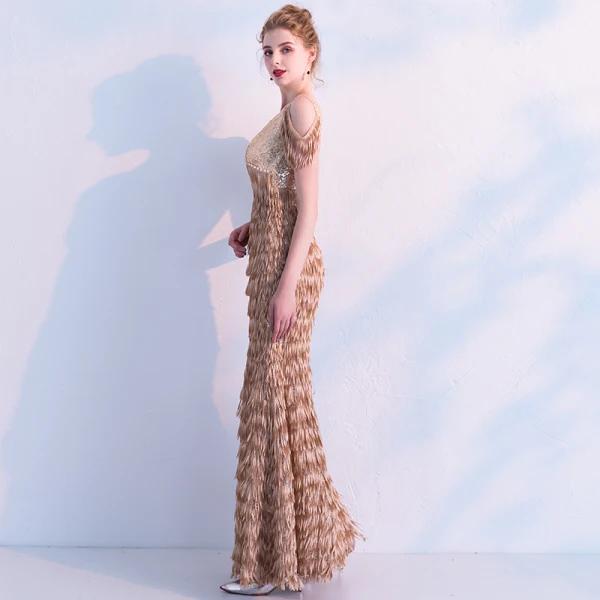 Élégant Champagne Paillettes Robe De Soirée 2019 Trompette / Sirène V-Cou Sans Manches Gland Polyester Longue Volants Dos Nu Robe De Ceremonie