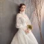 Vintage / Originale Ivoire Transparentes Robe De Mariée 2019 Robe Boule Col Haut Gonflée Manches Longues Dos Nu Appliques En Dentelle Cathedral Train Volants