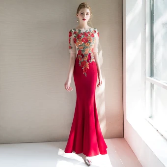 Style Chinois Rouge Transparentes Robe De Soirée 2019 Trompette Sirène Encolure Dégagée Manches Courtes Brodé Fleur Longue Volants Robe De Ceremonie