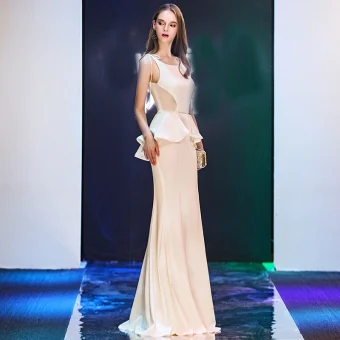 Moderne Mode Ivoire Robe De Soirée 2019 Trompette Sirène Bretelles Spaghetti Encolure Carrée Sans Manches Longue Volants Dos Nu Robe De Ceremonie