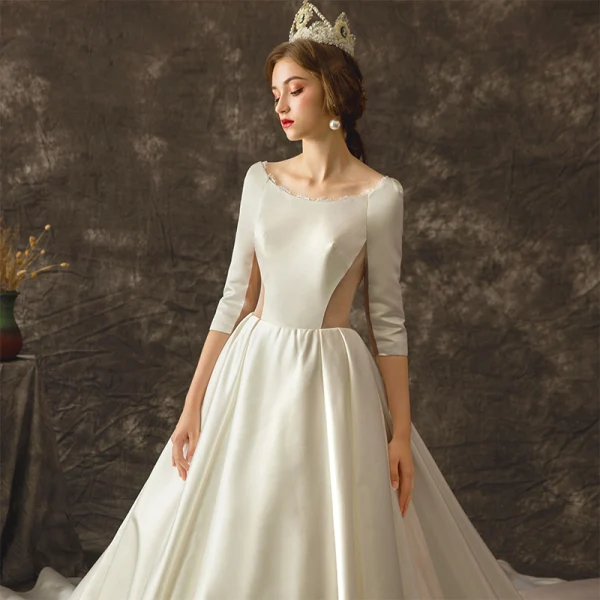 Vintage Ivory / Creme Durchsichtige Brautkleider / Hochzeitskleider 2019 A Linie Rundhalsausschnitt 3/4 Ärmel Rückenfreies Kathedrale Schleppe Rüschen