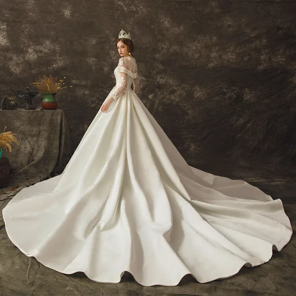 Vintage / Retro Ivory See-through Wedding Dresses 2019 A-Line / Princess Scoop Neck Long Sleeve Beading Chapel Train Ruffle