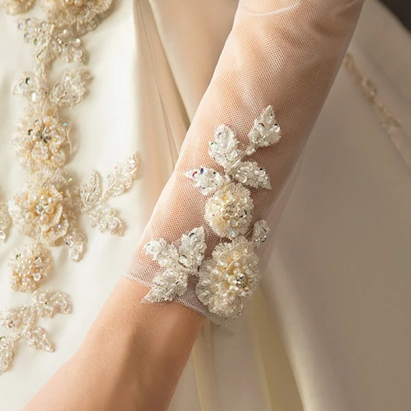 Vintage / Retro Ivory See-through Wedding Dresses 2019 A-Line / Princess Scoop Neck Long Sleeve Beading Chapel Train Ruffle