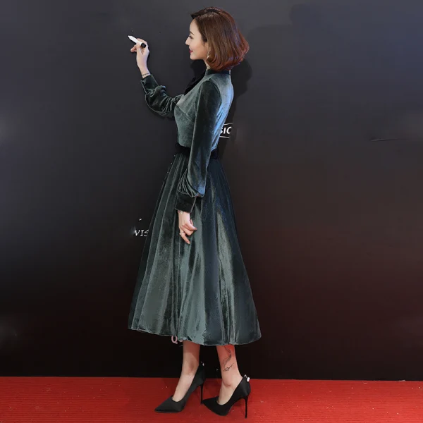 Modest / Simple Ink Blue Suede Winter Evening Dresses  2019 A-Line / Princess Scoop Neck Long Sleeve Tea-length Ruffle Formal Dresses