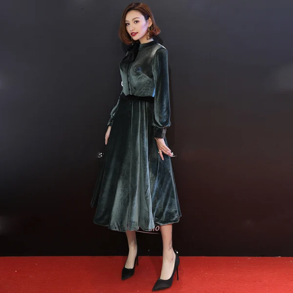 Modest / Simple Ink Blue Suede Winter Evening Dresses  2019 A-Line / Princess Scoop Neck Long Sleeve Tea-length Ruffle Formal Dresses