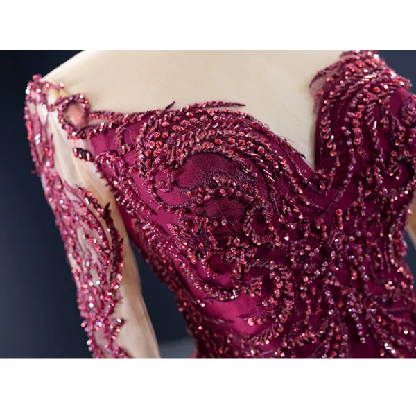 Haut de Gamme Tapis rouge Bordeaux Robe De Soirée 2021 Princesse Transparentes Encolure Carrée Manches Longues Fait main Perlage Paillettes Tribunal Train Volants Robe De Ceremonie