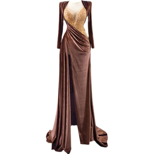 Luxe Café Velour Tapis rouge Robe De Soirée 2021 Gaine / Ajustement Transparentes Encolure Dégagée Manches Longues Fait main Perlage Paillettes Fendue devant Train De Balayage Volants