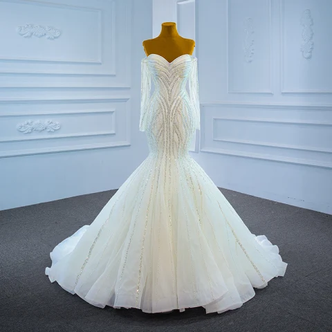 Luxus / Herrlich Weiß Hochzeits Brautkleider / Hochzeitskleider 2021 Meerjungfrau Off Shoulder Lange Ärmel Rückenfreies Perlenstickerei Pailletten Sweep / Pinsel Zug Rüschen