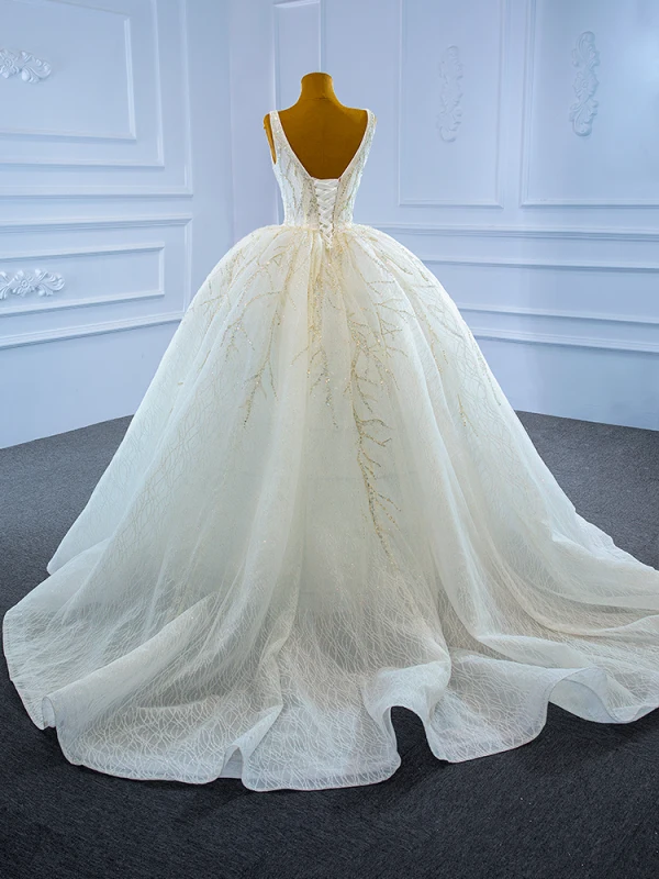 Luxury / Gorgeous White Bridal Wedding Dresses 2021 Ball Gown Deep V-Neck Sleeveless Backless Beading Sequins Glitter Tulle Court Train Ruffle