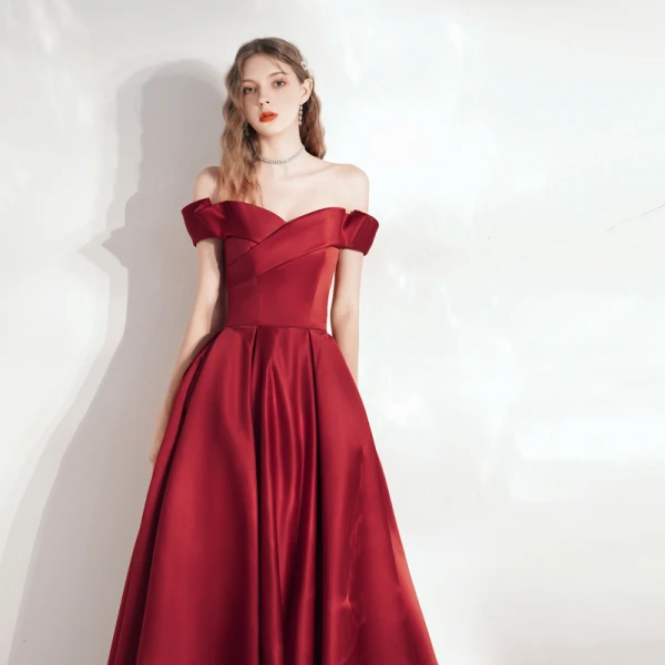Modest / Simple Burgundy Satin Dancing Prom Dresses 2021 A-Line / Princess Off-The-Shoulder Short Sleeve Floor-Length / Long Ruffle Backless Formal Dresses
