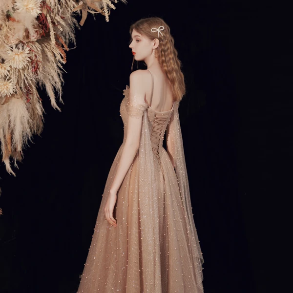 Haut de Gamme Marron Dansant Robe De Bal 2021 Princesse Une épaule Bretelles Spaghetti Manches Courtes Perlage Perle Glitter Tulle Longue Volants Dos Nu Robe De Ceremonie